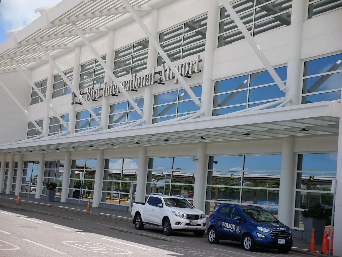 Airfare Surge Drives Antigua's Transport Costs Up 47.6% in One Year