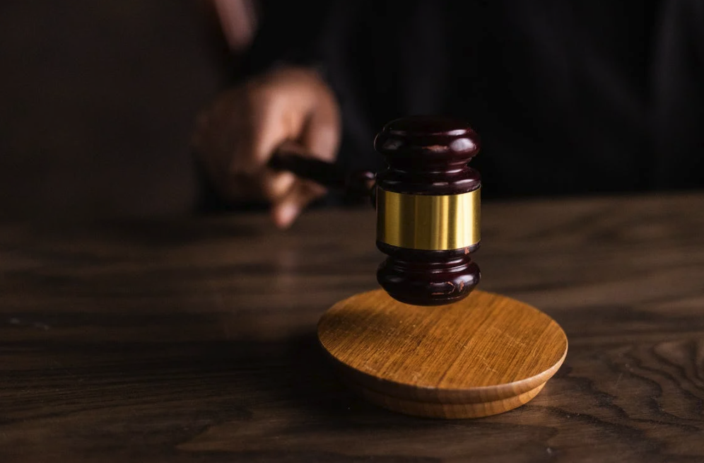 gavel 2
