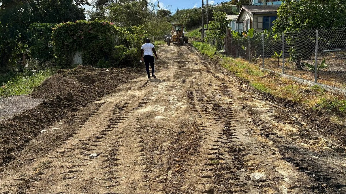 UPP Candidate Peters Claims He Graded Gray's Hill and Nut Grove Roads Without Government Help