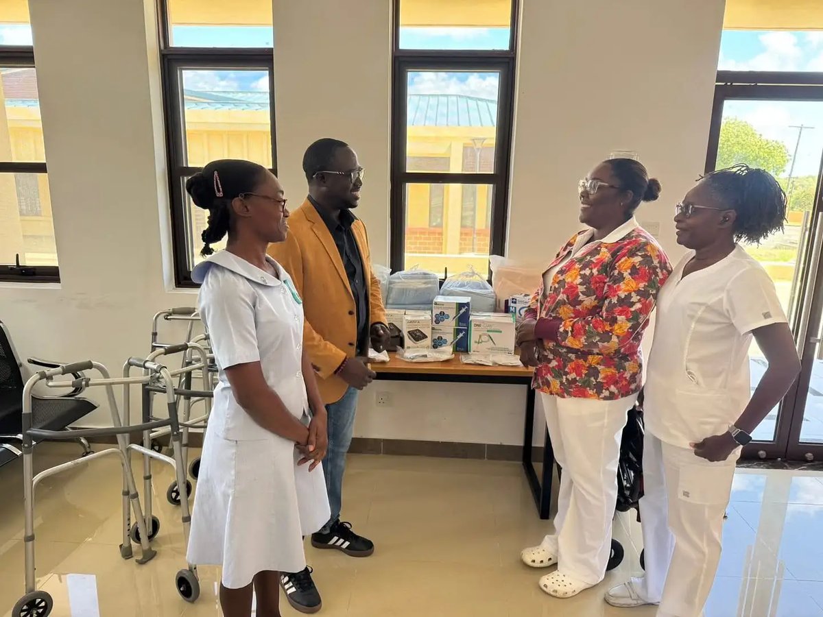 St. Philip's North MP Donates Medical Supplies to Glanvilles Polyclinic